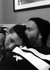 David Beckham dengan anaknya Brooklyn