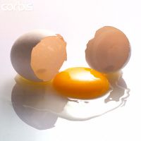 le uova crude sono buone e cattive