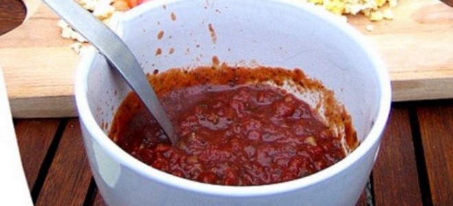 Sos dari pes tomato untuk resipi kebab shish