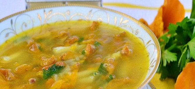 zuppa di finferli fresca