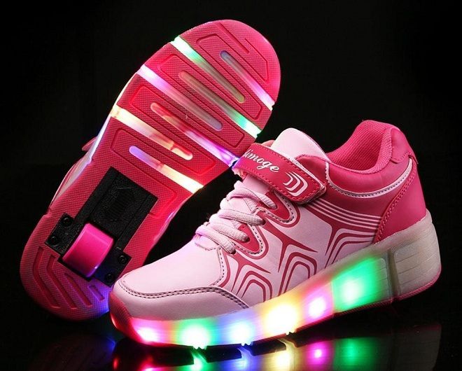 светящиеся роликовые кроссовки
