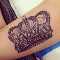 apa makna mahkota tatu?
