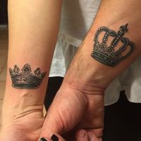 corona per tatuaggio sul polso per bambine5