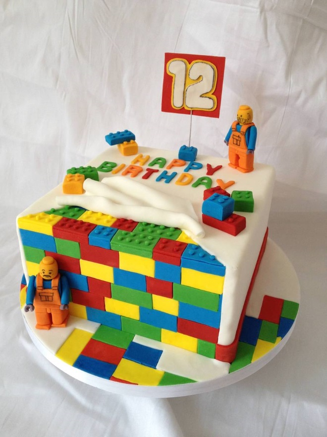 kek dalam bentuk lego 13