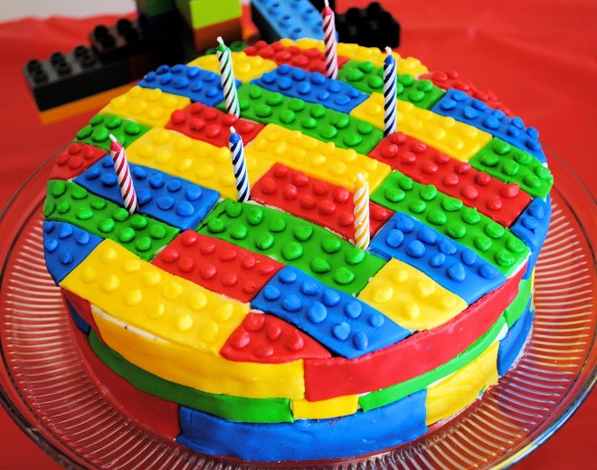 kek dalam bentuk lego 2