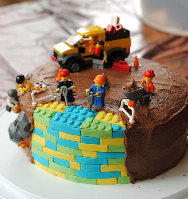 kek dalam bentuk lego 12
