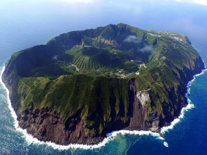 Aohashima Island-Volcano