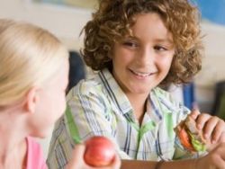Peraturan pemakanan yang sihat bagi kanak-kanak sekolah