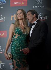Antonio Banderas dan teman wanitanya Nicole