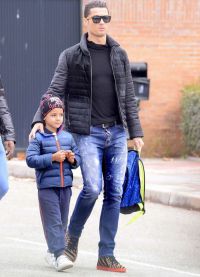Cristiano Ronaldo su savo sūnumi